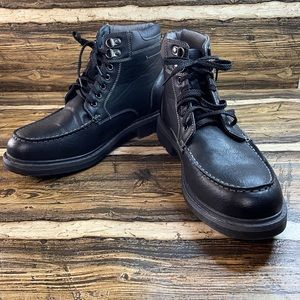 Arizona Jeans Co men’s black boots 9